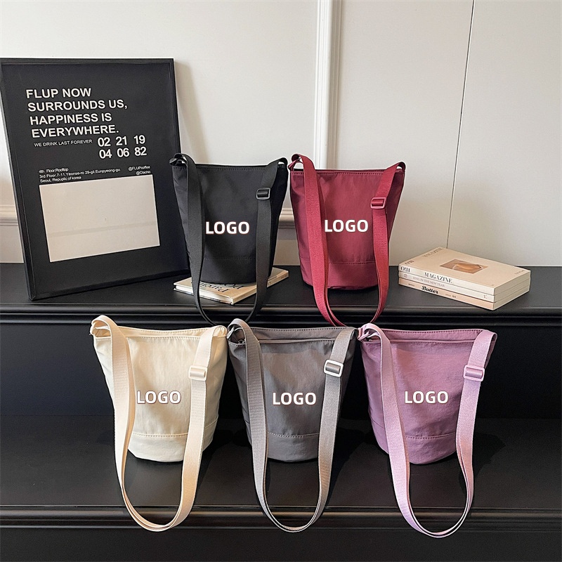 Women Bags Logo - กระเป๋าถือแบบมีหูหิ้วพร้อมโลโก้/ดีไซน์ตามสั่ง สายสะพายไหล่ปรับได้ กระเป๋าไนลอนสะพายข้างขนาดเล็ก กระเป๋าลำลองสำหรับใช้ในชีวิตประจำวัน ทำงาน ช้อปปิ้ง