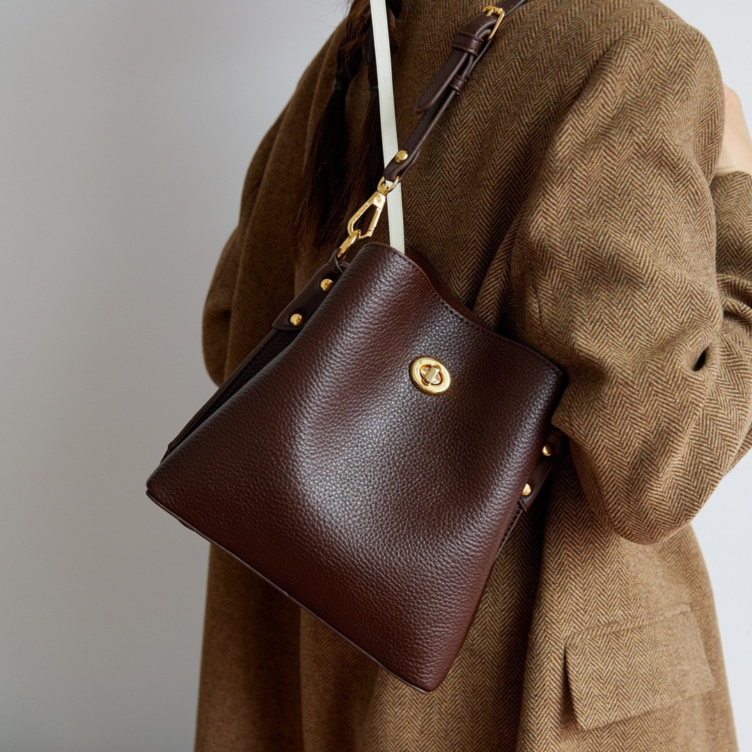 Women Bags For Airport - กระเป๋าถือผู้หญิงหนัง PU แฟชั่น ความจุมาก กระเป๋าสะพายไหล่ทรงถัง ดีไซน์หรูหรา
