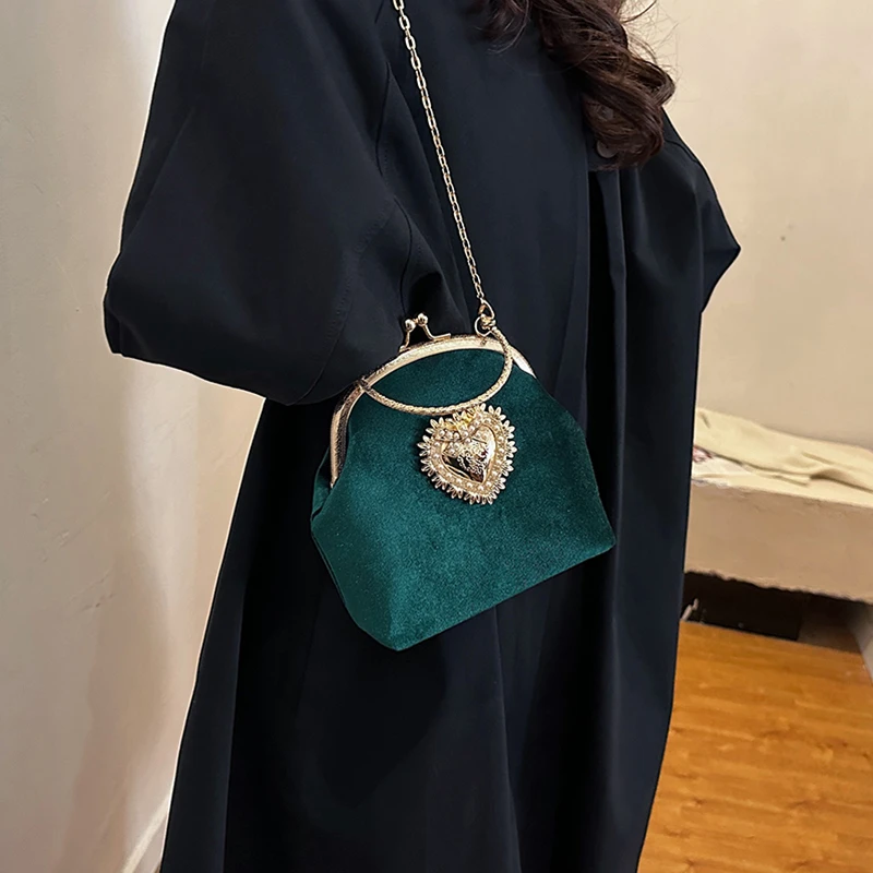 Women Bags For Sale - โซ่กํามะหยี่กรอบหัวใจอาหารค่ํากระเป๋าเพชรคุณภาพสูงไหล่และกระเป๋าCrossbodyสําหรับผู้หญิง 2024 แฟชั่นขายร้อน