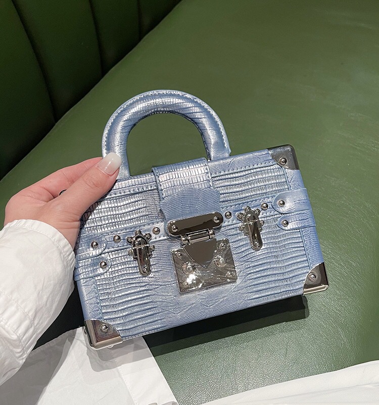 Women Bags Logo - กระเป๋าผ้าอ้อมดีไซน์เก๋พร้อมโลโก้ตัวอักษรสำหรับผู้หญิง กระเป๋าสะพายข้างวินเทจสุดหรู หนังคุณภาพดี ทันสมัย ขนาดใหญ่