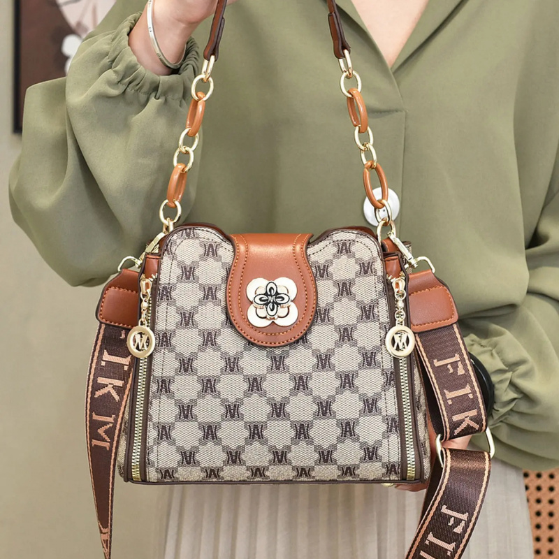 กระเป๋าสะพายไหล่พิมพ์ลายตัวอัก - Women Bags Work บทวิจารณ์และราคา