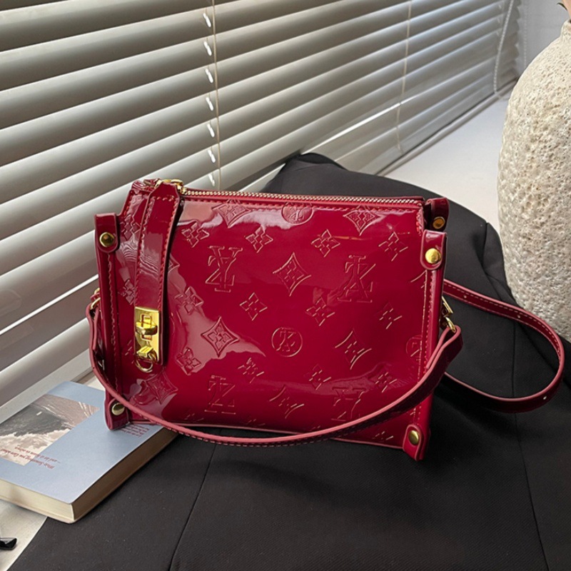 คอลเลคชั่นดีไซน์คลาสสิก 2026 ร - Women Bags Collection บทวิจารณ์และราคา