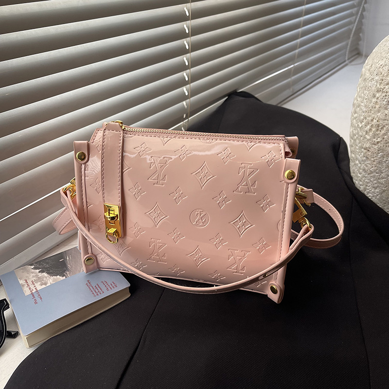 คอลเลคชั่นดีไซน์คลาสสิก 2026 ร - Women Bags Collection บทวิจารณ์และราคา