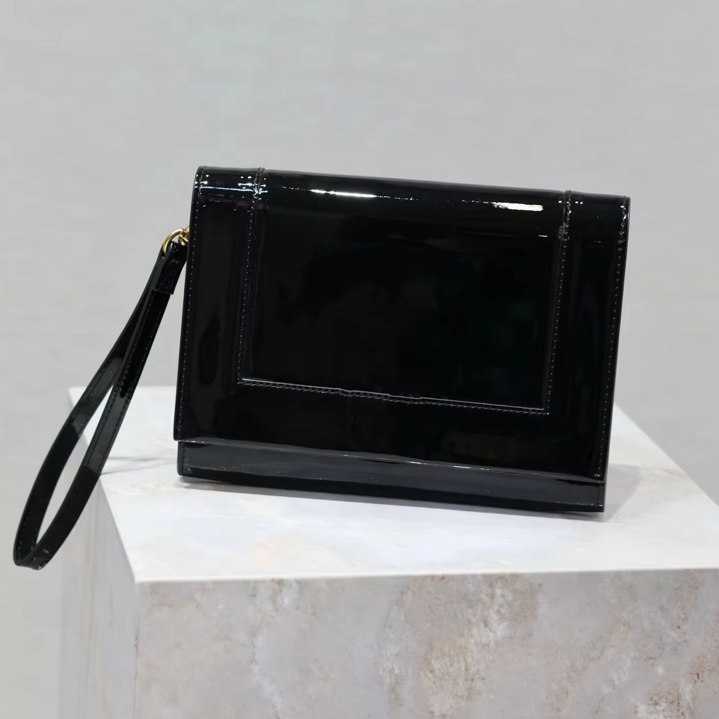 กระเป๋าสำหรับผู้หญิง ดีไซเนอร์ - Women Bags Premium Brands บทวิจารณ์และราคา