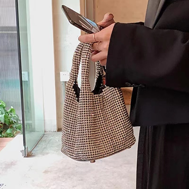 แฟชั่นเพชรประดับถังน้ํารูปร่าง - Women Bags Collection บทวิจารณ์และราคา