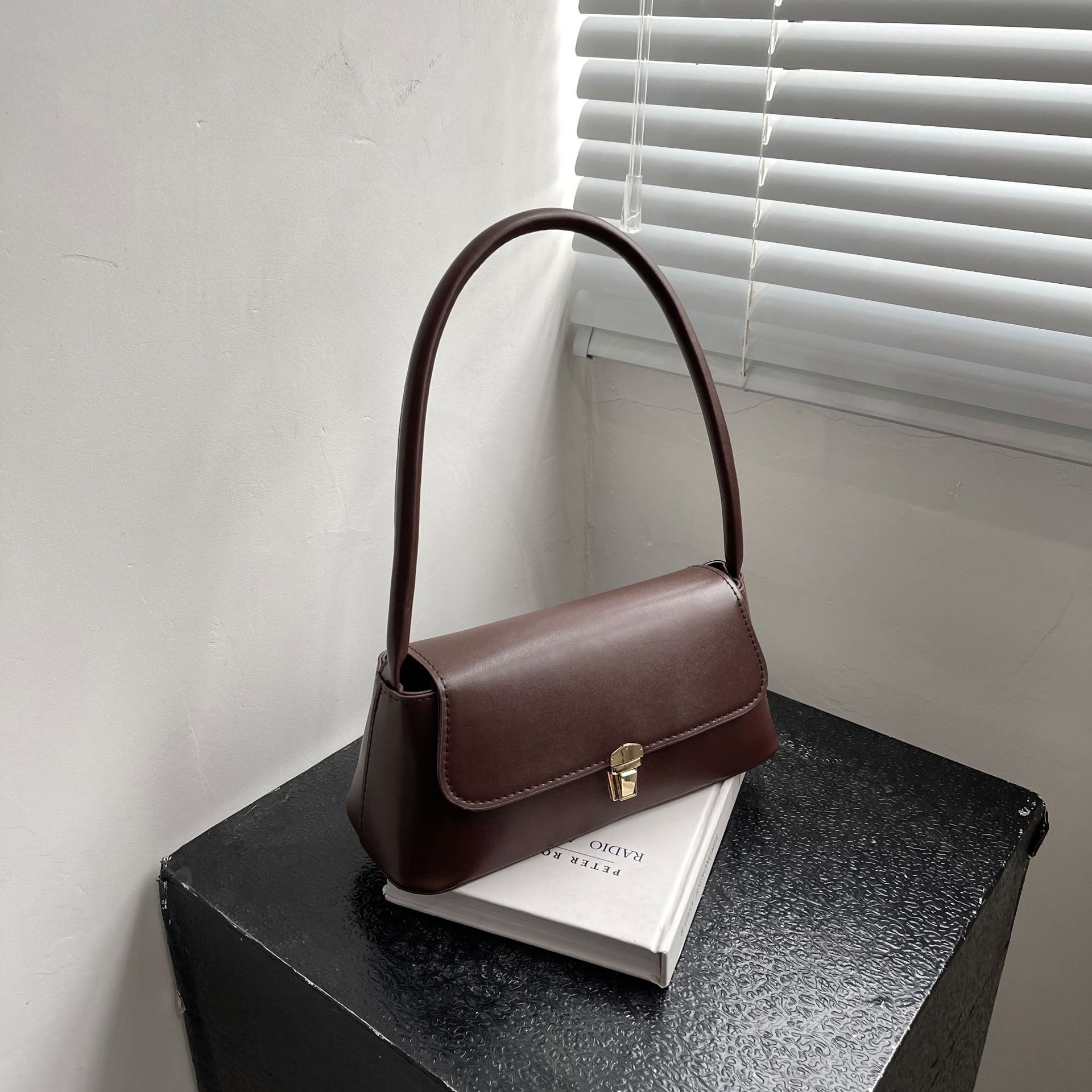 กระเป๋าสะพายสตรีกระเป๋าถือ Ret - Women Bags For Airport บทวิจารณ์และราคา